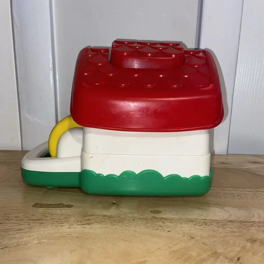 Fisher Price Dog House Pop Up Jack in the Box 1995 Vintage Musical Plastic Toy
